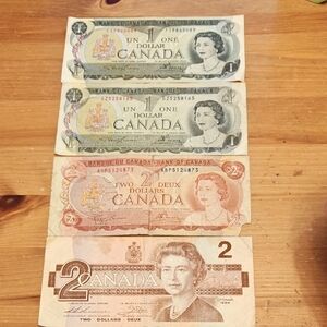 Vintage Canadian Banknotes - 1 and 2 Dollar Bills (Set of 4)